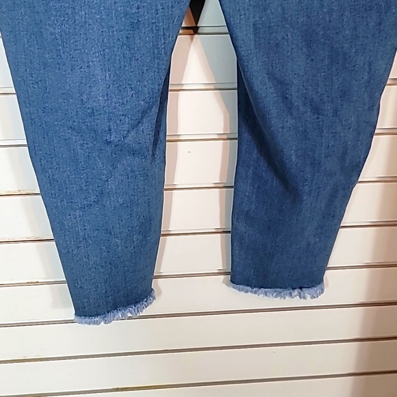 Westbound Woman Distressed Denim 24W High Rise Skinny Crop - Picture 4 of 10